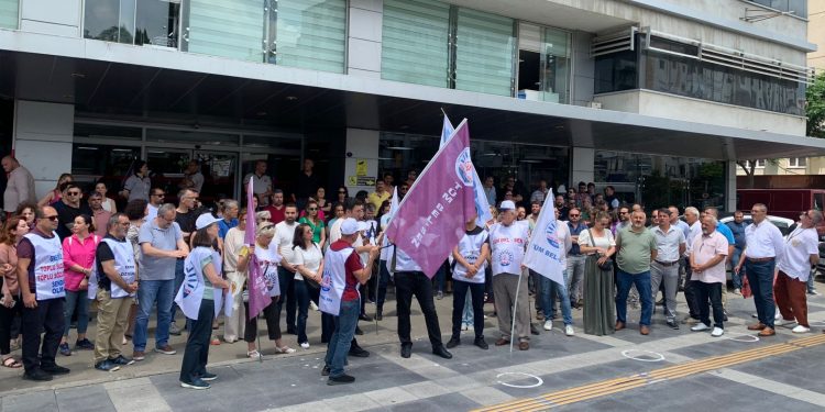 Karşıyaka Belediyesi işçileri: Mücadeleye devam edeceğiz