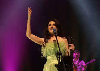 Rewşan Çeliker’den Amed konseri