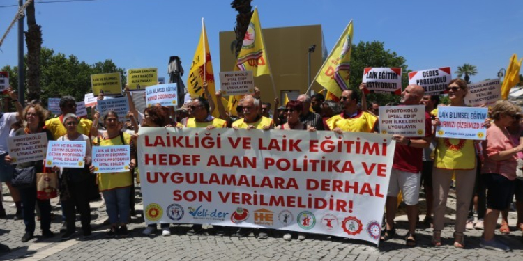 İmam Deniz: Öğretmenler okulda bilimi, imamlar camide dini anlatsın İmam Deniz: Öğretmenler okulda bilimi, imamlar camide dini anlatsın