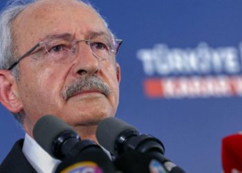 Kılıçdaroğlu yönetiminden 2 belediye başkanını partiden ihraç istemi Kılıçdaroğlu yönetiminden 2 belediye başkanını partiden ihraç istemi