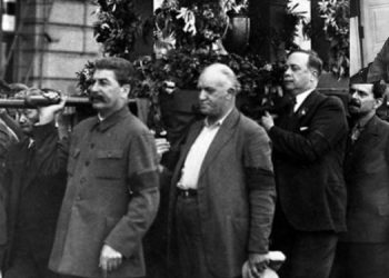 Yorulmaz bir komünizm savaşçısı Clara Zetkin anısına saygıyla