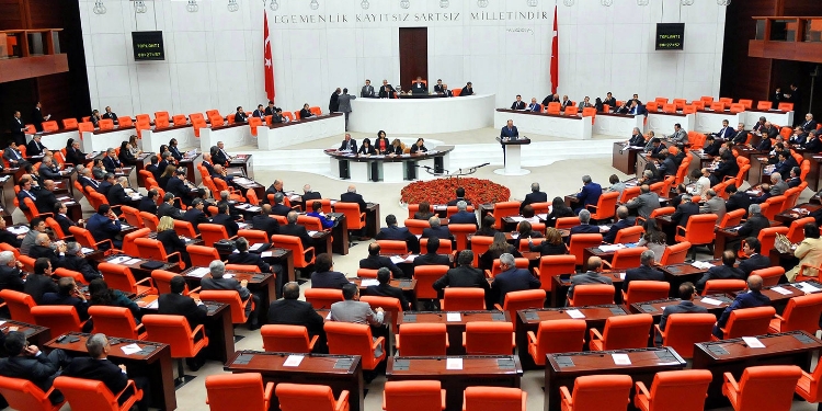 Yeşil Sol Parti’den AKP’nin torba yasa teklifine şerh Yeşil Sol Parti’den AKP’nin torba yasa teklifine şerh