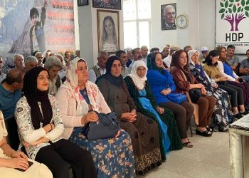 Halk toplantısında gündem özel savaş politikaları Halk toplantısında gündem özel savaş politikaları