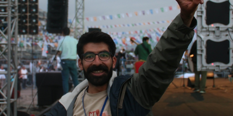 Gazeteci Akyüz ve Yükler serbest bırakıldı Gazeteci Akyüz ve Yükler serbest bırakıldı