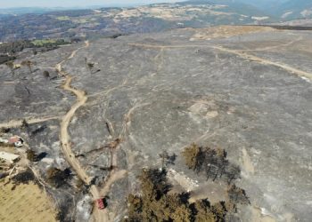 52 saat sonra kontrol altına alınan Çanakkale’deki orman yangını bölgesi havadan görüntülendi