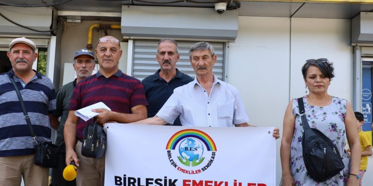 Amed’te emekliye yüzde 25’lik zamma tepki Amed’te emekliye yüzde 25’lik zamma tepki
