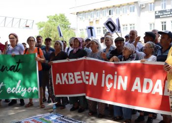 İkizköylüler adliye önünde: Akbelen’de Anayasal suç işleniyor