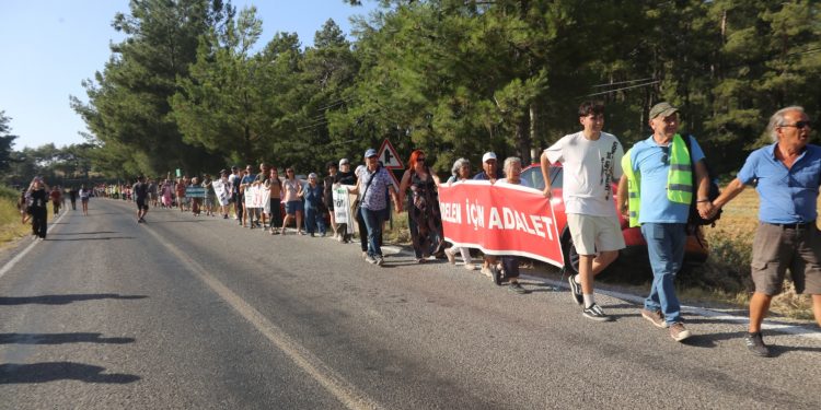 Akbelen’de kesime karşı insan zinciri