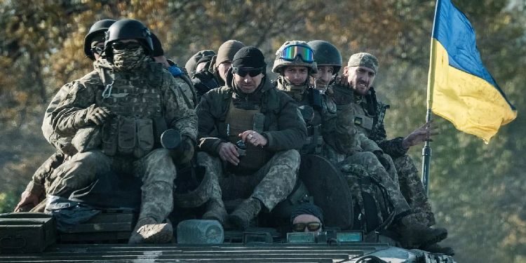 Ukraynalı sabotajcılar içinde sivillerin olduğu aracı vurdu Ukraynalı sabotajcılar içinde sivillerin olduğu aracı vurdu