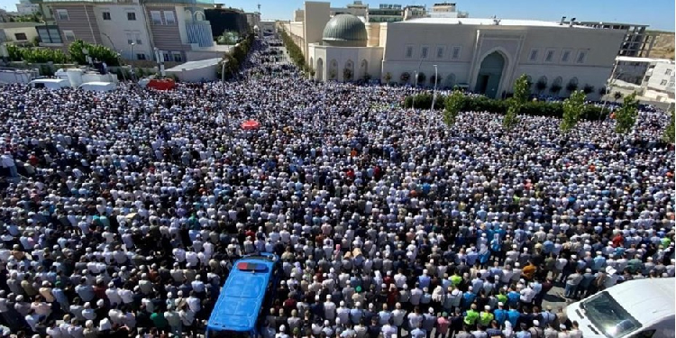 Menzil’deki Büyük Miras: İç Çekişmeler, Cami Paylaşımları ve Tövbe İptalleri Menzil’deki Büyük Miras: İç Çekişmeler, Cami Paylaşımları ve Tövbe İptalleri