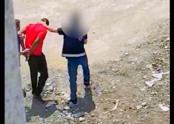 Afrikalı göçmen darp edilerek gözaltına alındı