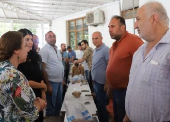 Çiftçi ve esnafın sorunlarını yerinde dinlediler