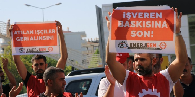 Eylemdeki DEDAŞ işçileri: Mücadeleye devam edeceğiz Eylemdeki DEDAŞ işçileri: Mücadeleye devam edeceğiz