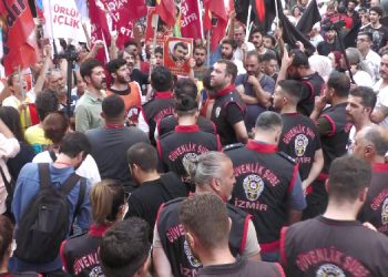 İzmi̇r’de Suruç Anmasına Poli̇s Saldırdı, 13 Ki̇şi̇ Gözaltına Alındı