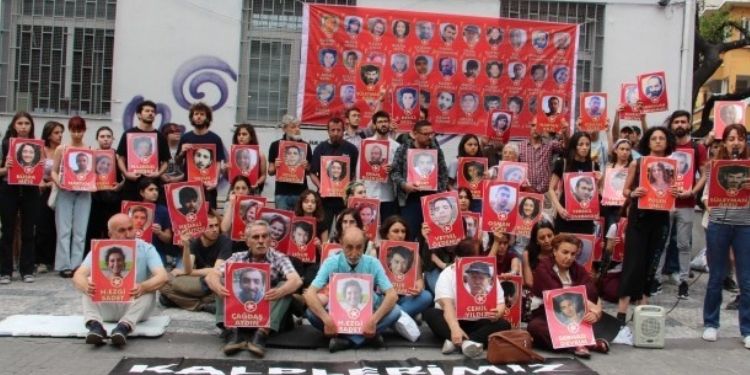 Suruç Katliamı’nda annesini yitirdi: 8 yıldır büyümedim Suruç Katliamı’nda annesini yitirdi: 8 yıldır büyümedim