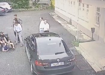 Kaymakamın koruma polisi gazeteciyi darp etti