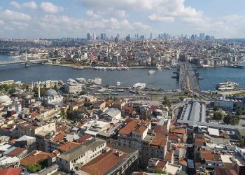 Kira göçü: Yalnız yaşayanlar ailelerinin yanına gidiyor