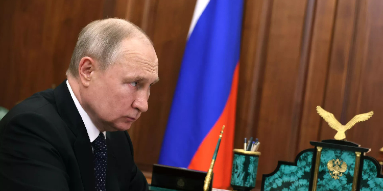 Putin dış ticarette hasım ülkelere yönelik misilleme önlemlerinin süresini 2 yıl uzattı Putin dış ticarette hasım ülkelere yönelik misilleme önlemlerinin süresini 2 yıl uzattı