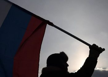 Moskova’daki ABD ve İngiltere büyükelçilikleri önünde NATO karşıtı protesto gösterileri