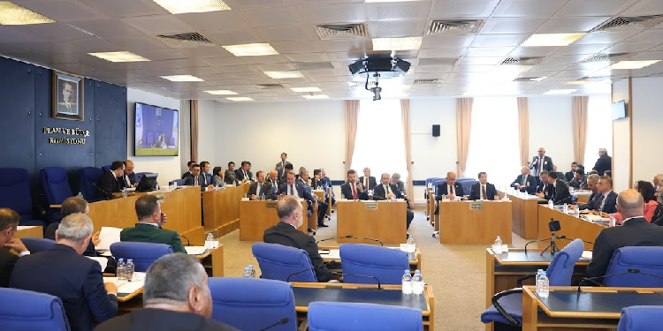 Torba kanunlar komisyondan geçti Torba kanunlar komisyondan geçti