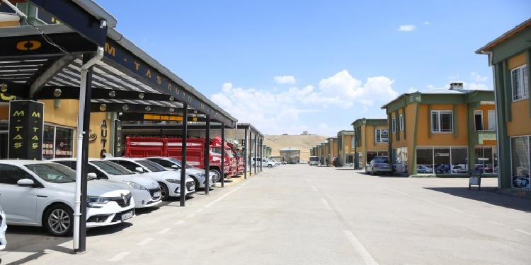 Vergi artışları ikinci el araç satışlarını da vurdu Vergi artışları ikinci el araç satışlarını da vurdu