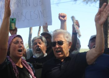 Zülfü Livaneli Akbelen’de: Onurlu direnişinizle hatırlanacaksınız