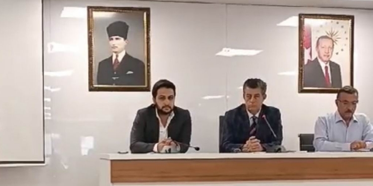 Şırnak Belediyesi’nde ‘arama’ protestosu Şırnak Belediyesi’nde ‘arama’ protestosu