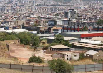 Kanser saçan atıklar 16 yıldır temizlenmedi