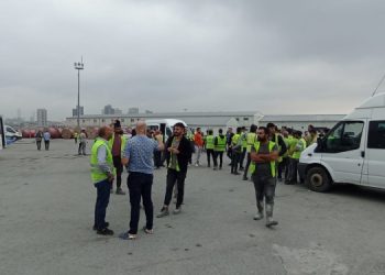 Havalimanı metro inşaatında çalışan işçiler iş bıraktı