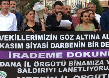 Mersin’de saldırılar protesto edildi: Boyun eğmeyeceğiz