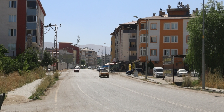 Depremzedelerin sorunları katlandı: İlk günkü dayanışma yok Depremzedelerin sorunları katlandı: İlk günkü dayanışma yok