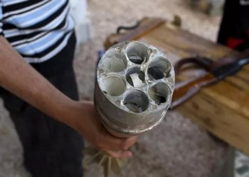 Ukrayna ordusu Donetsk’i misket bombalarıyla vurdu