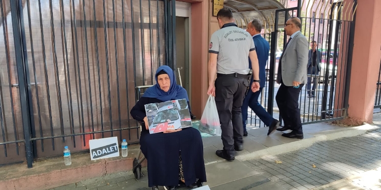 Adalet Bakanı Emine Şenyaşar ile görüşmek istemedi Adalet Bakanı Emine Şenyaşar ile görüşmek istemedi