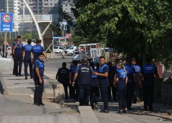 Fabrika Mahallesi sakinleri: Kayyım evimizi zorla yıkıyor