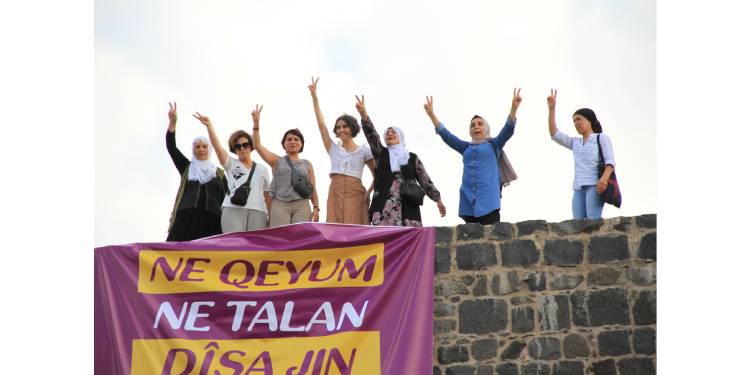 HDP Kadın Kurulu kayyımları protesto etti HDP Kadın Kurulu kayyımları protesto etti