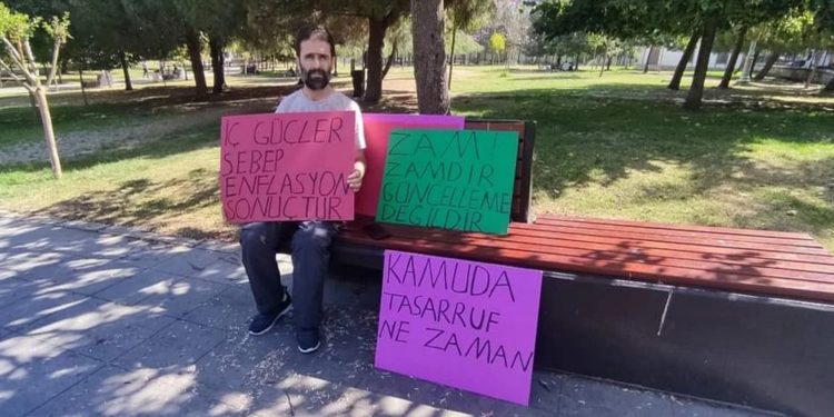 Zamlara karşı eylem yapan işçiye gözaltı