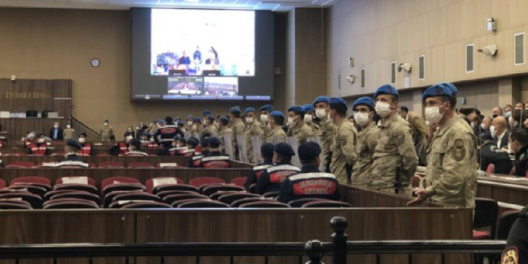 Bağcık: FETÖ’cülerin aldığı kararların altına imza mı atacaksınız? Bağcık: FETÖ’cülerin aldığı kararların altına imza mı atacaksınız?