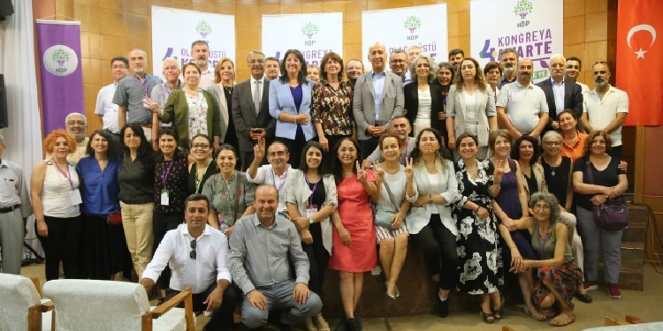 HDP Eş Genel Başkanları Özcan ve Kırkazak oldu HDP Eş Genel Başkanları Özcan ve Kırkazak oldu