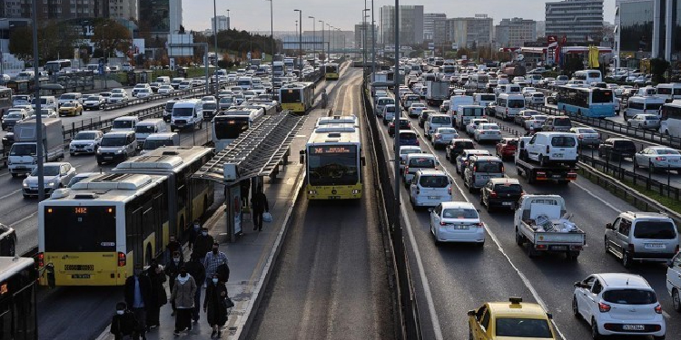 İstanbul’da toplu ulaşım zammı uygulamaya başlandı İstanbul’da toplu ulaşım zammı uygulamaya başlandı