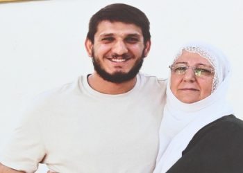 Penceredeki tel örgüye itiraz eden tutukluya hücre cezası