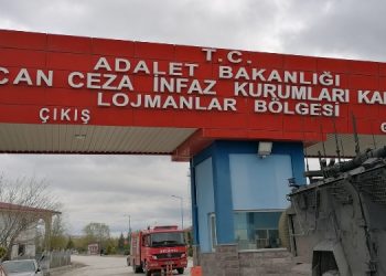 Kadın siyasetçilerin ‘limon suyu davası’ ertelendi