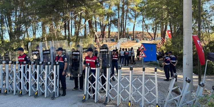 Asker Akbelen Ormanı’nda nöbet alanına girdi Asker Akbelen Ormanı’nda nöbet alanına girdi