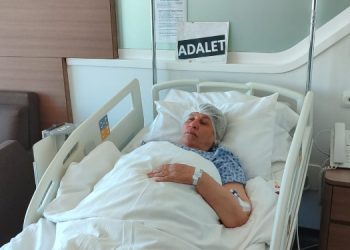 Şenyaşar ameliyat olacağı hastaneye ‘adalet’ pankartıyla gitti