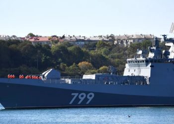 Rusya: Kırım’da 5 füze engellendi, Sivastopol’de Karadeniz Filosu karargah binası vuruldu