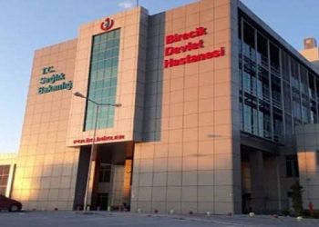 Fıstık işçilerini taşıyan araçta kaza: 3 yaralı Fıstık işçilerini taşıyan araçta kaza: 3 yaralı