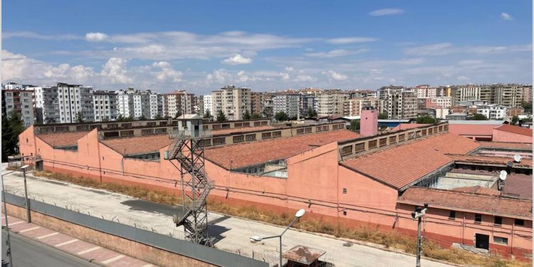 12 Eylül tanıkları: Baskı Kürtlerin mücadelesiyle kırıldı 12 Eylül tanıkları: Baskı Kürtlerin mücadelesiyle kırıldı