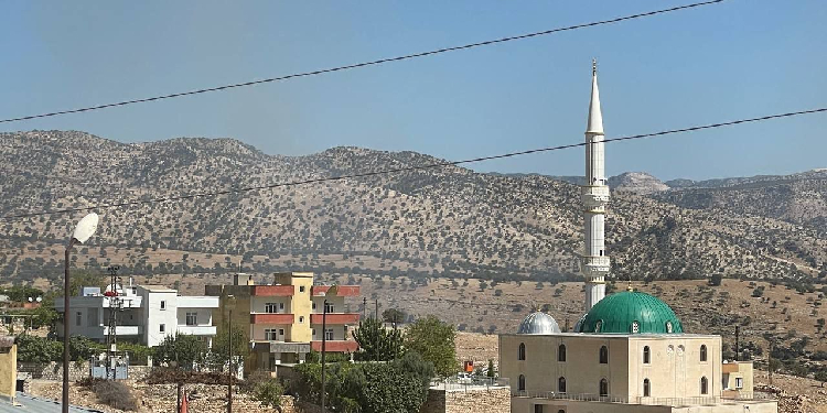 Abluka altındaki Ormaniçi’nde asker ateşi yangın çıkardı Abluka altındaki Ormaniçi’nde asker ateşi yangın çıkardı