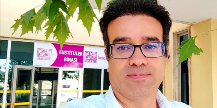 Akademisyen Mikail Bülbül göreve iade edildi Akademisyen Mikail Bülbül göreve iade edildi