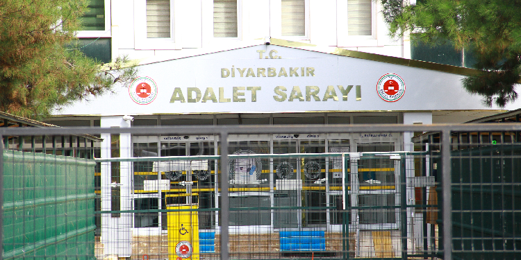Akbıyık’ın ifadeleriyle tutuklanan Doster ve Ertaş tahliye edildi Akbıyık’ın ifadeleriyle tutuklanan Doster ve Ertaş tahliye edildi