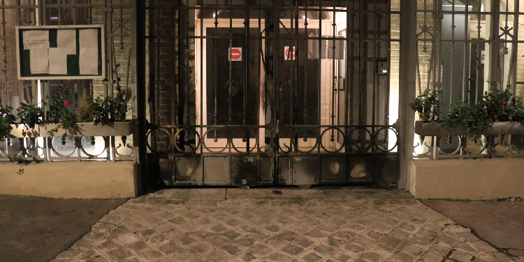 İran’ın Paris Büyükelçiliği’ne saldırı İran’ın Paris Büyükelçiliği’ne saldırı
